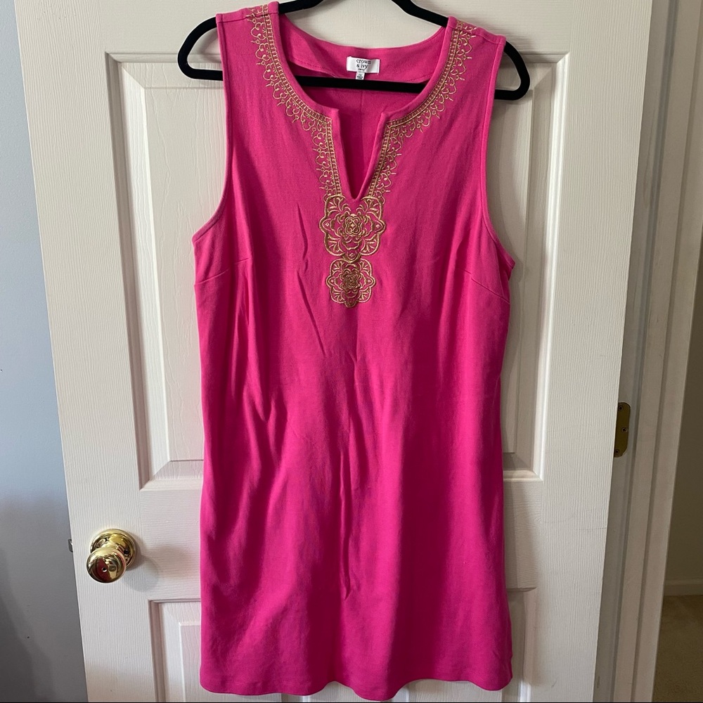 Crown & Ivy pink v neck dress